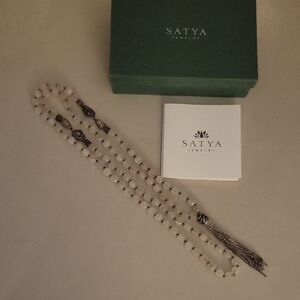 Satya Jewelry rose quartz  necklace